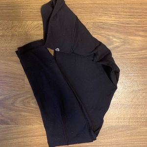 lululemon athletica Pants - Black lulu lemon wunder unders (leggings) lululemon athletica Pants - Black lulu lemon wunder unders (leggings)